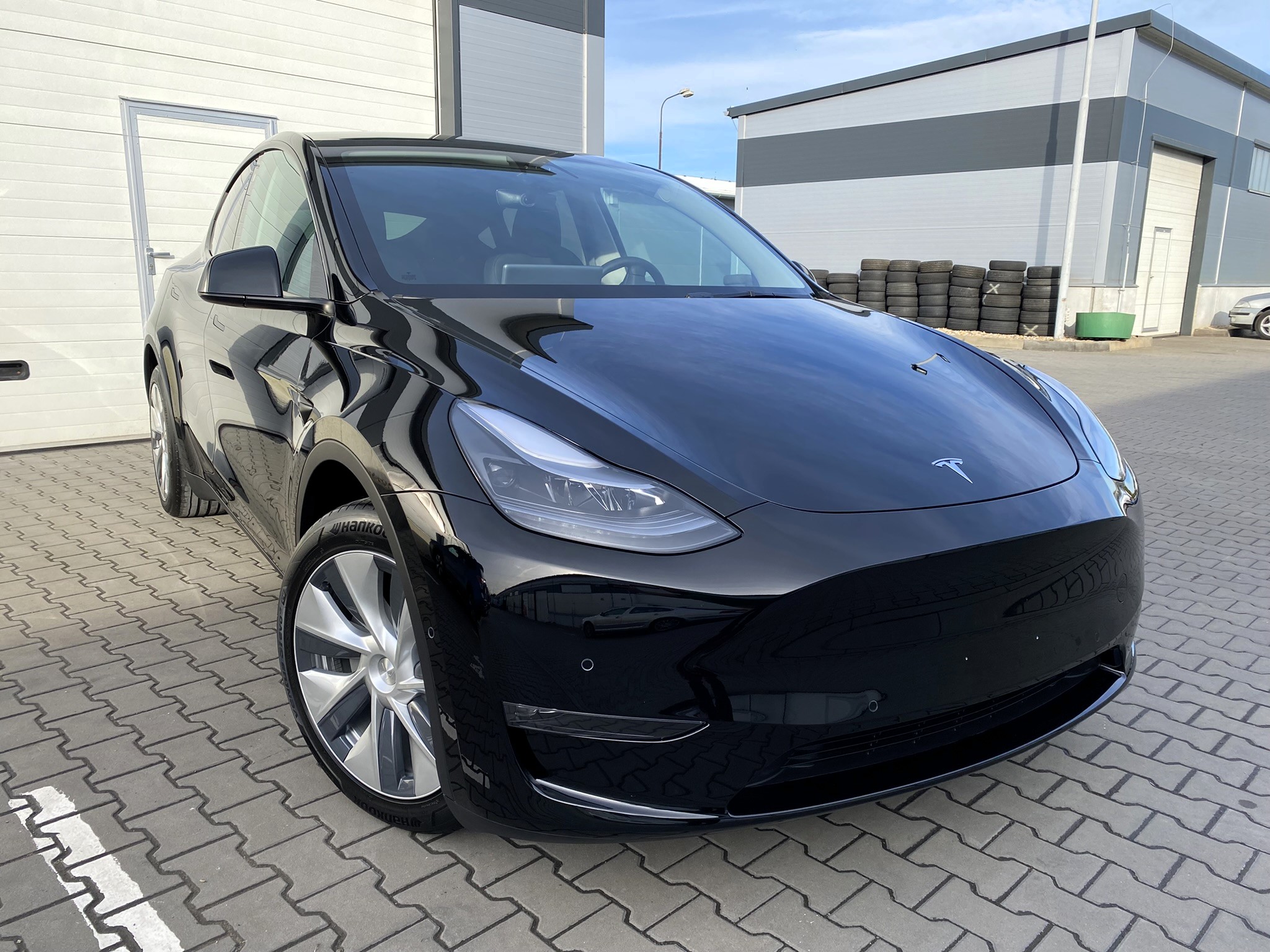 Tesla Y